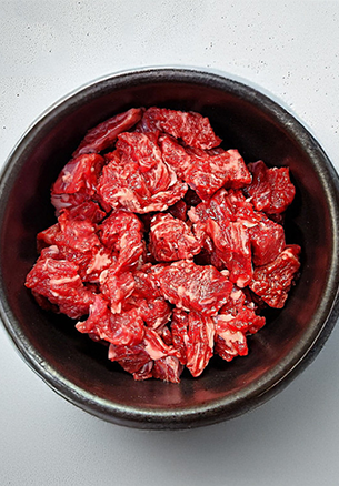 투뿔 한우 국거리 200g🐂 6,500원